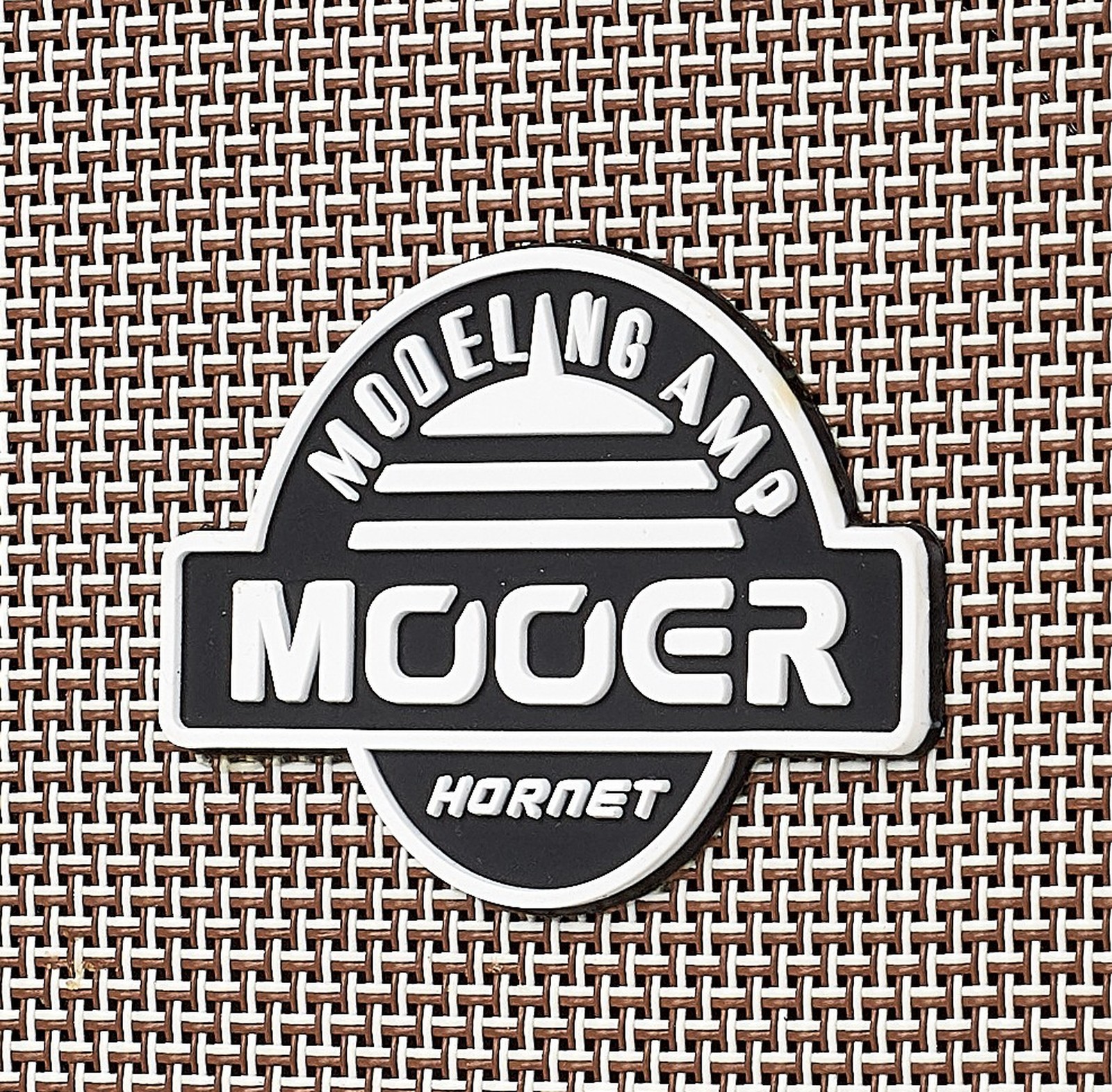 Mooer Logo am Hornet Modeling Combo mit Bluetooth für E-Gitarre
