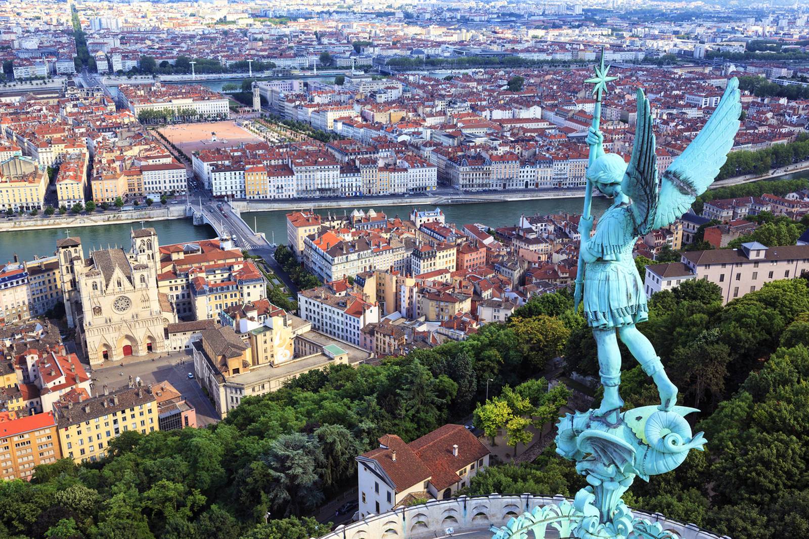 Une vue imprenable sur Lyon depuis la Basilique de Fourvière