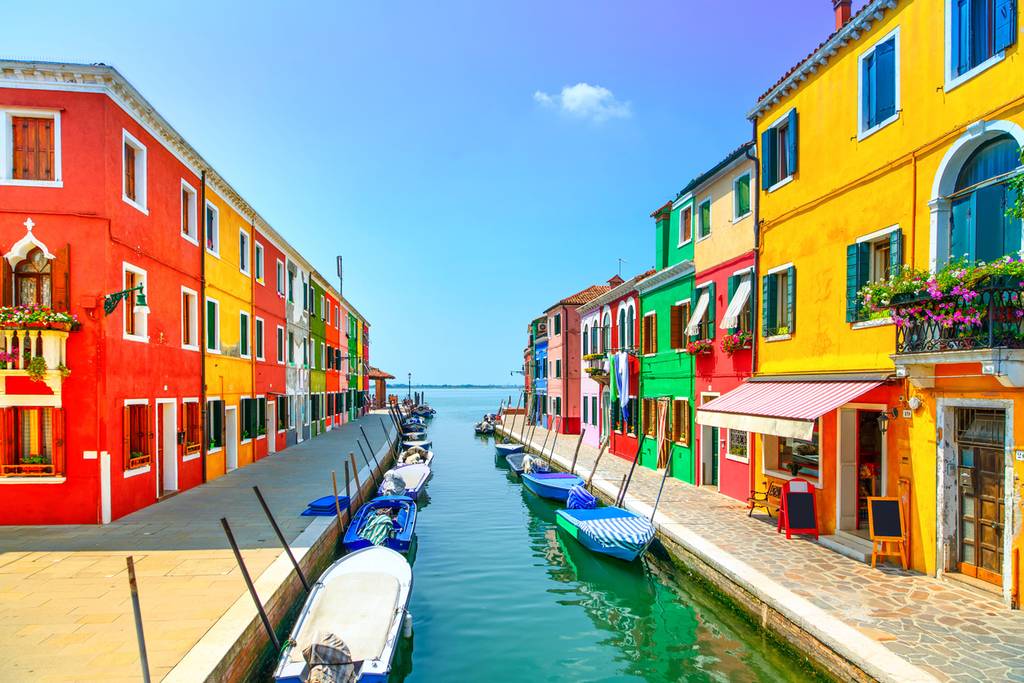 case colorate a Burano, laguna veneta