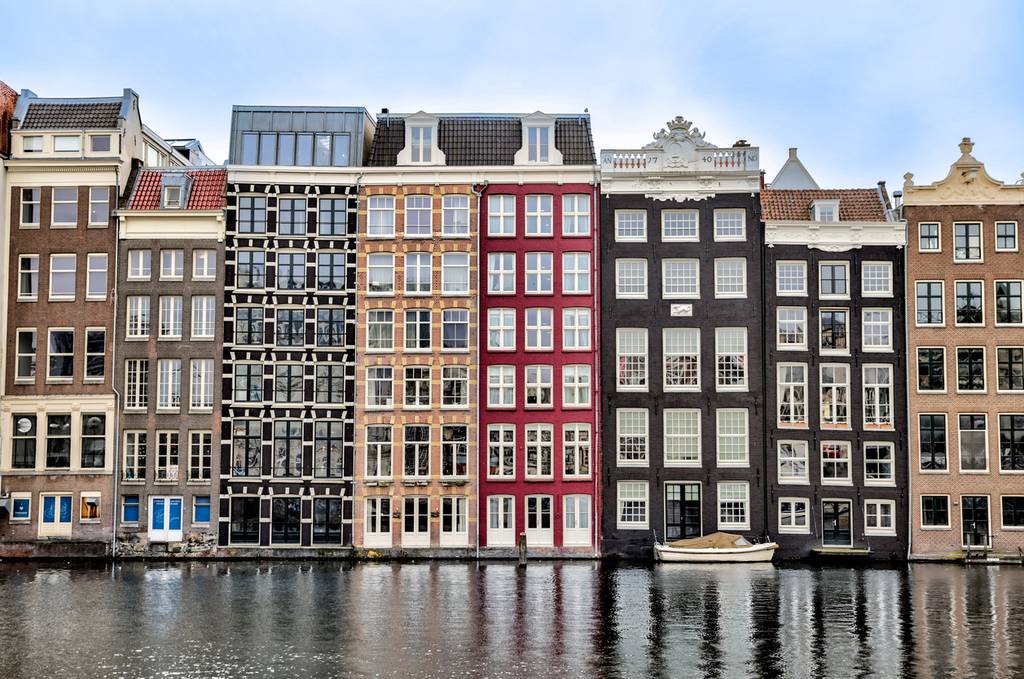 Typische Häuser an den Grachten von Amsterdam