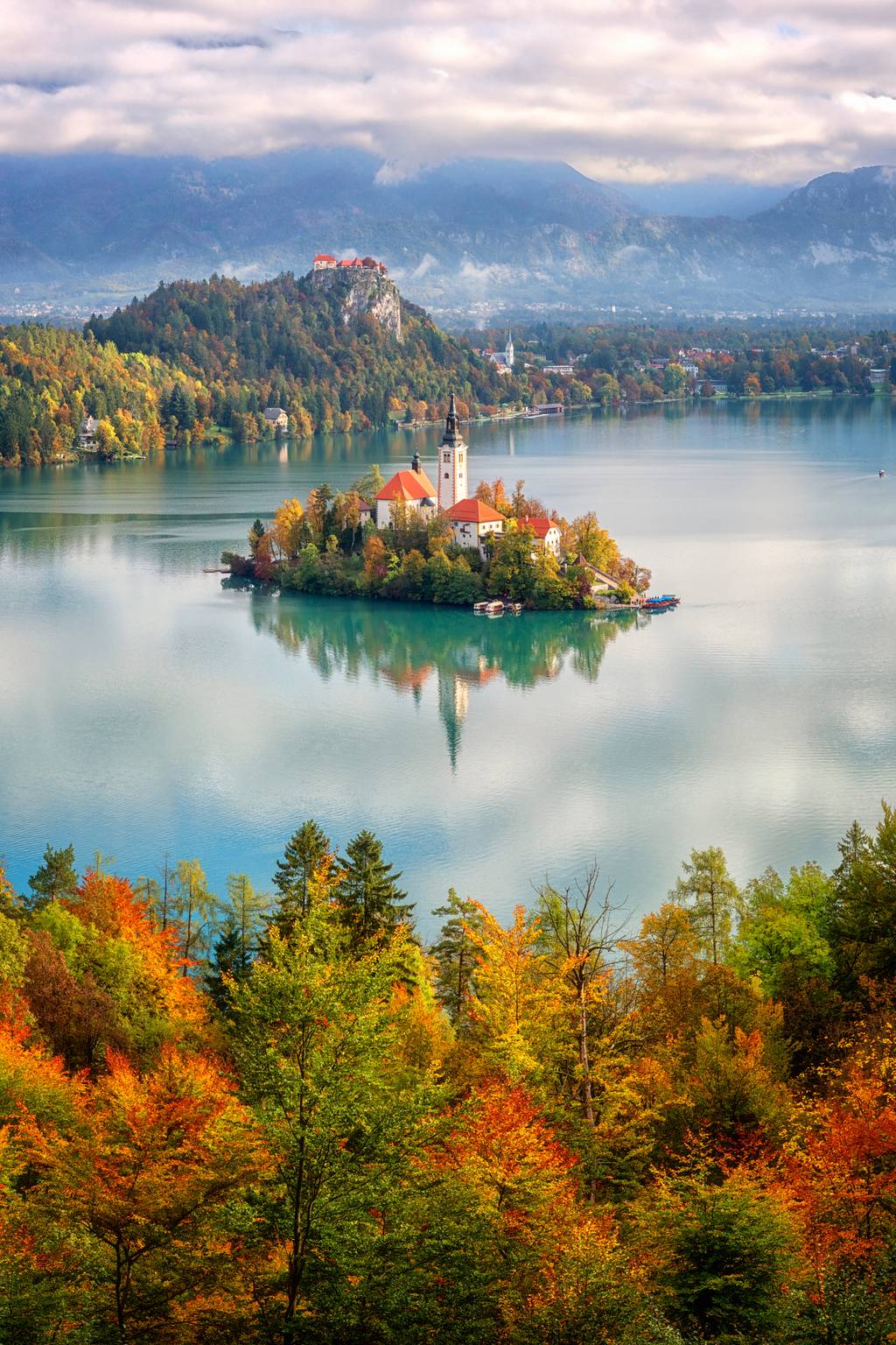 lago di bled in slovenia