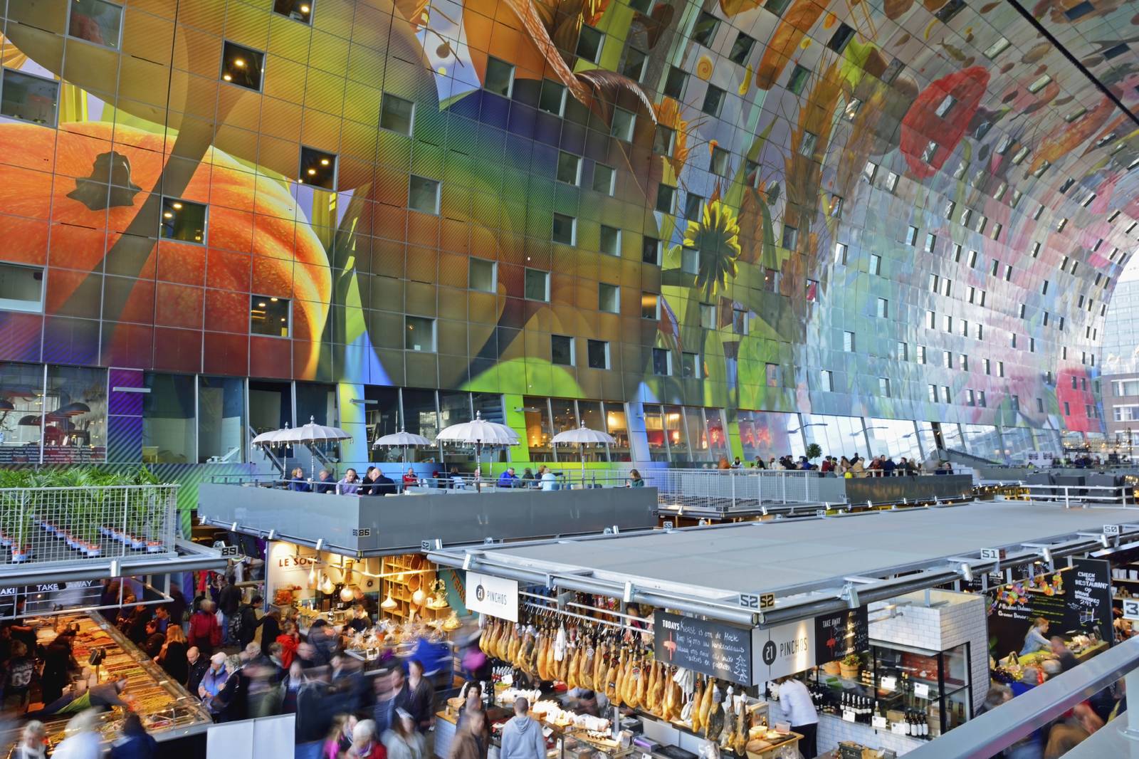 Ontdek Rotterdam: futuristische architectuur en eigentijdse sfeer