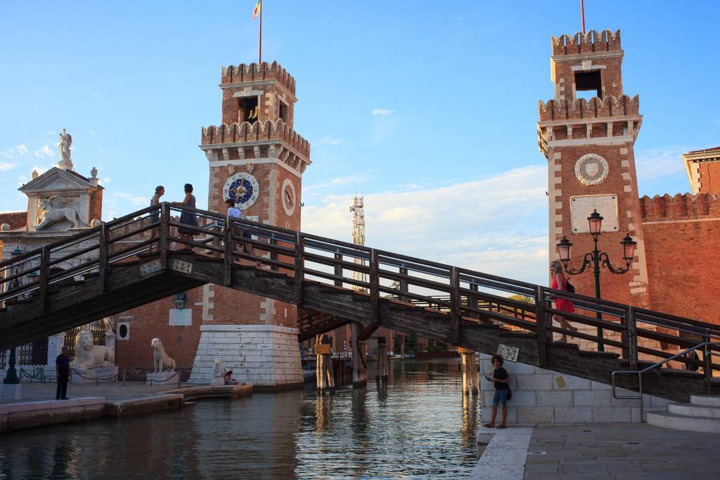 sestreiere castello con biennale di venezia e arsenale