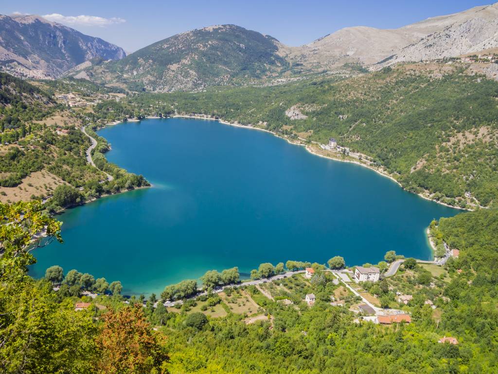 Lago e Borgo di Scanno per un weekend romantico