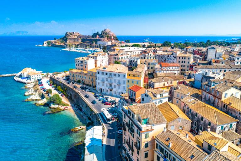 Weids uitzicht op de Griekse stad Corfu