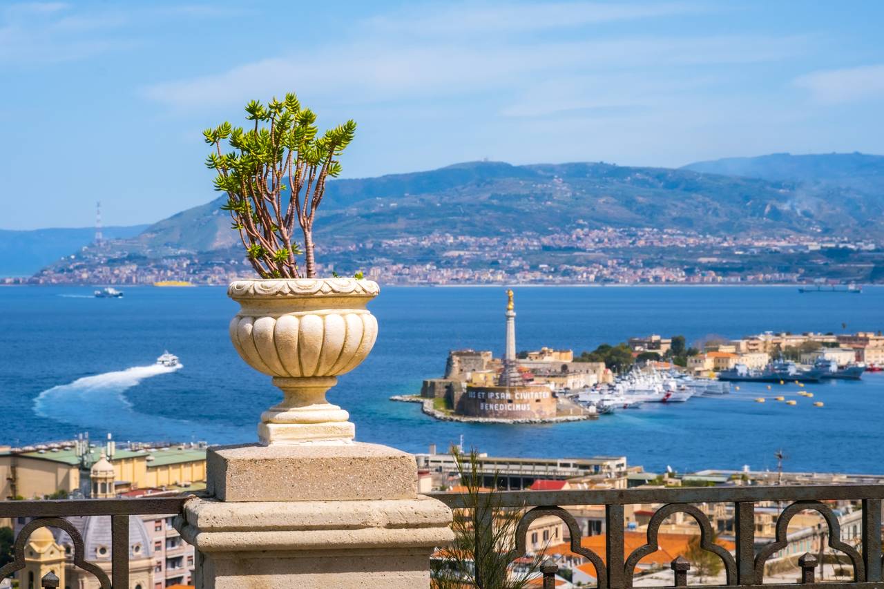 La zona del Porto di Messina