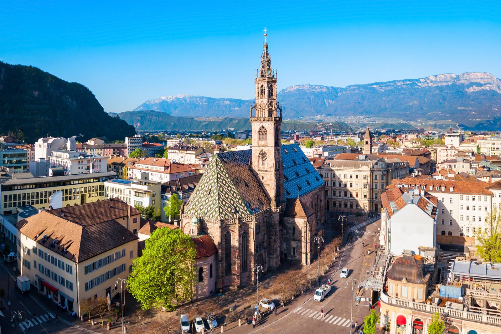 Kirchen und Plätze