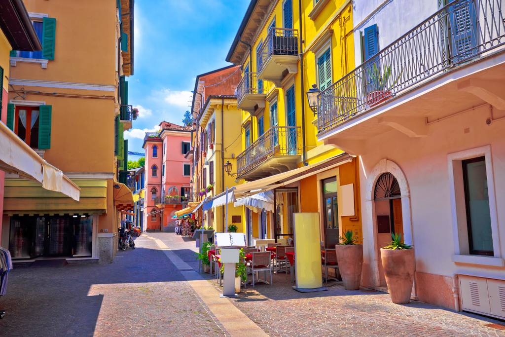 Peschiera del Garda architettura lago di garda