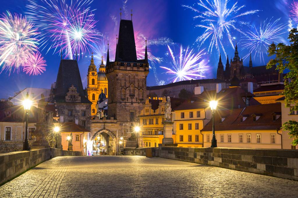 Oud en Nieuw in de historische stad Praag met vuurwerkshows
