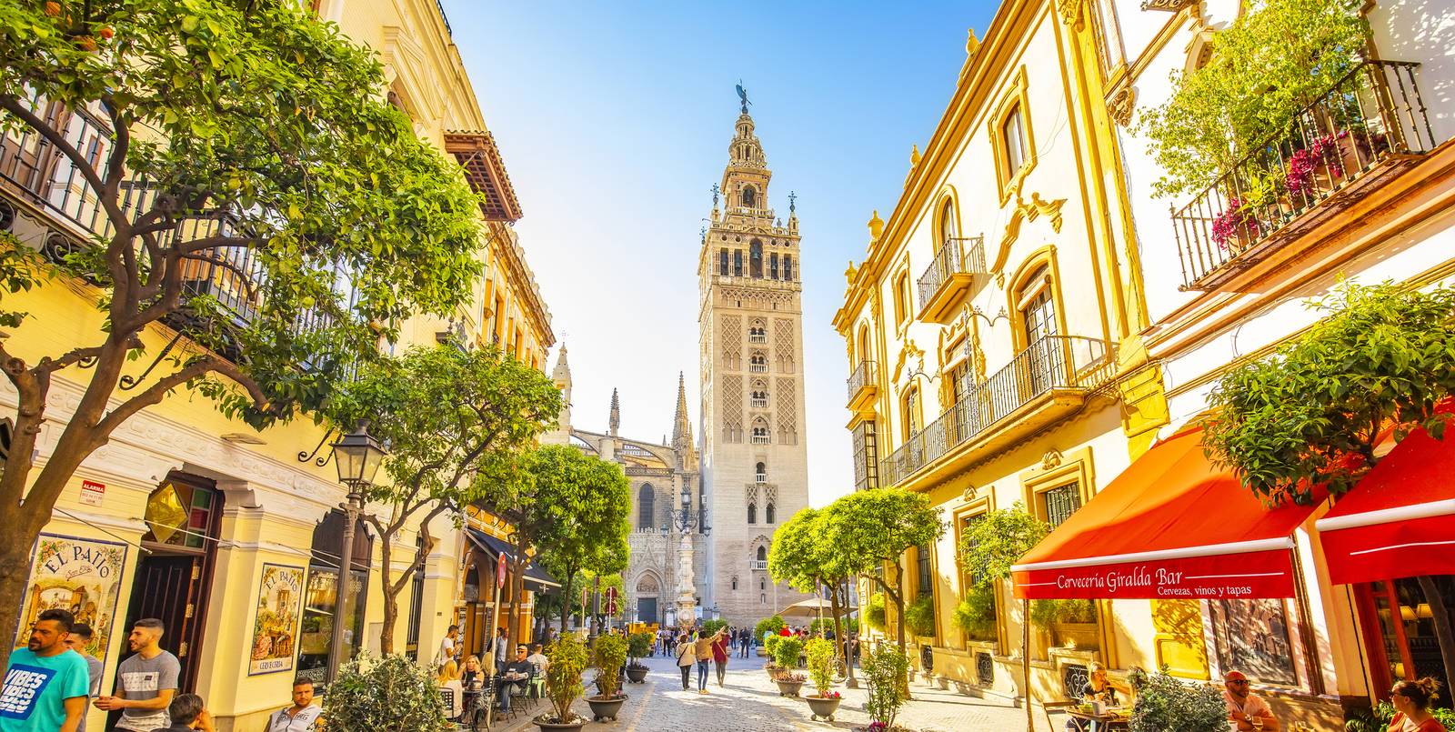 Giralda de Sevilla en el Barrio de Santa Cruz