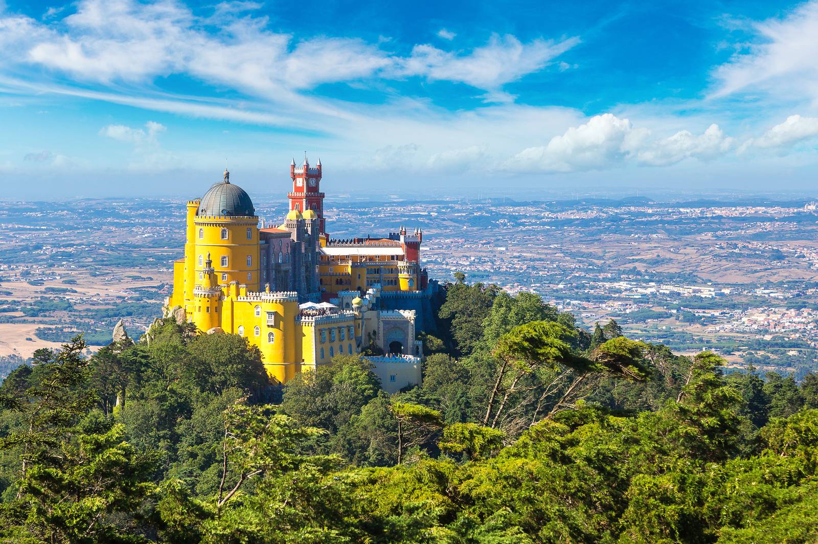 Paleis van Pena in het bergstadje Sintra