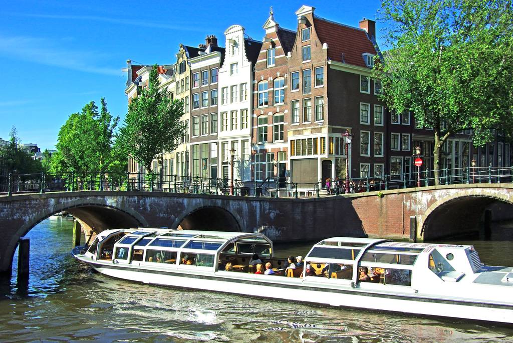 Giro in barca sui canali di AMsterdam