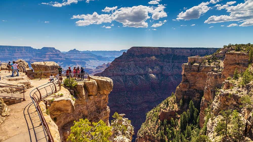 Mather Point lookout at the Grand Canyon