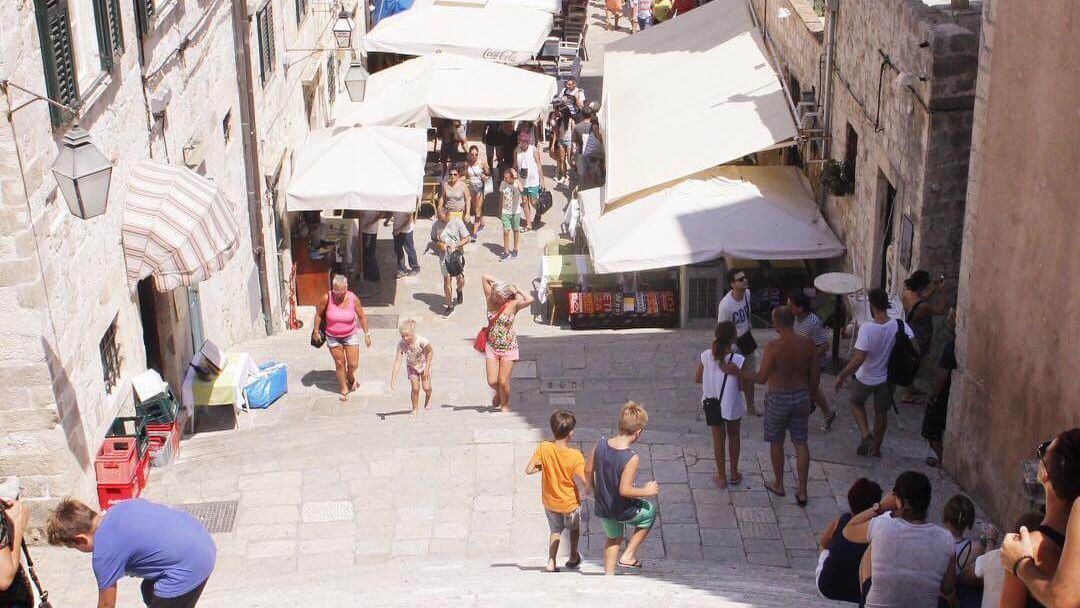 A steep street market