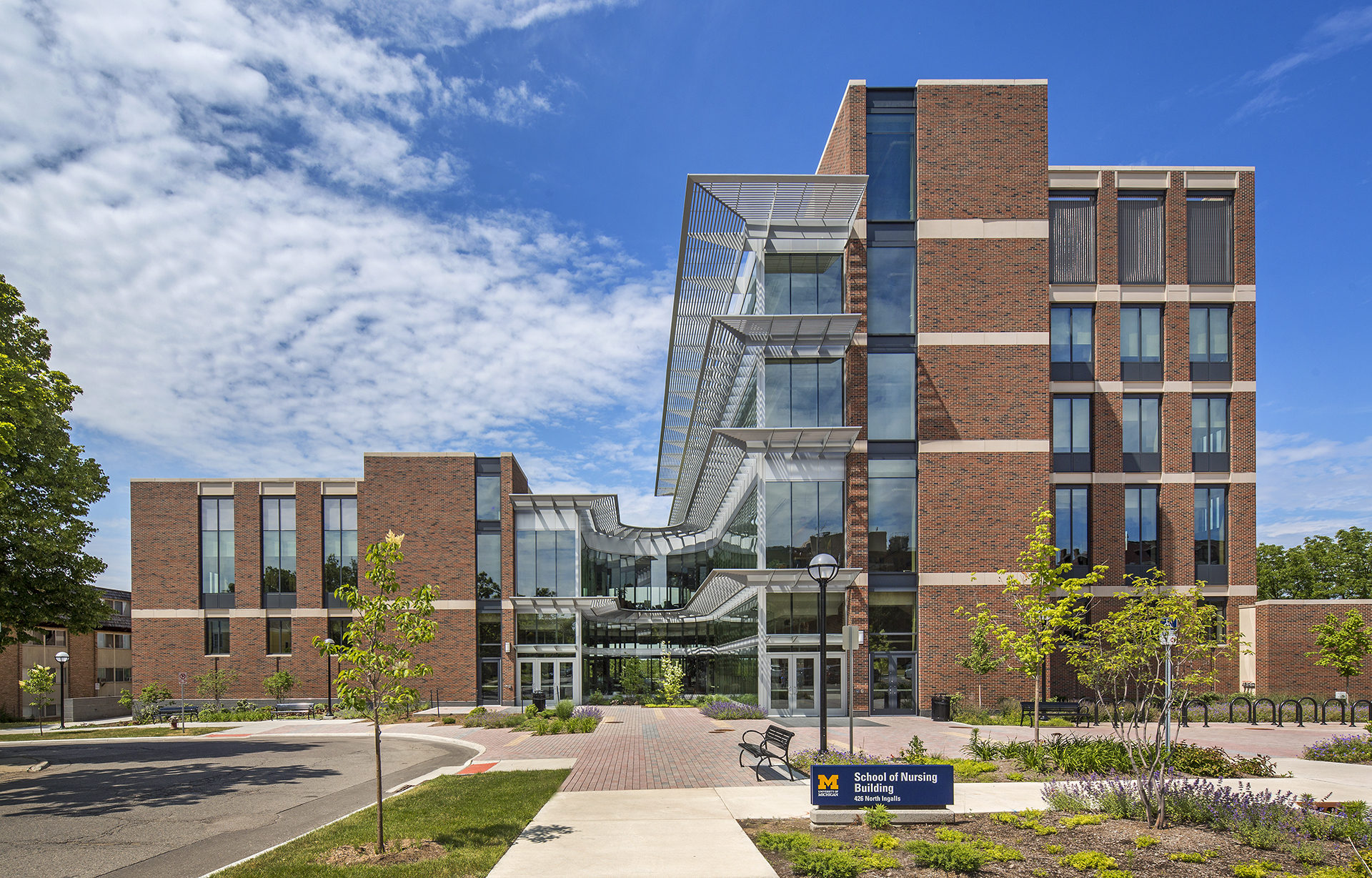 Shading Devices and Sun Control in Architecture AWV