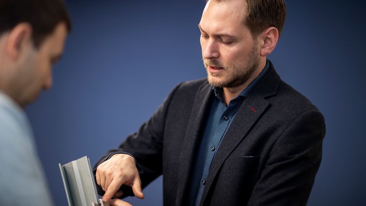 Medarbejder med ansvar for salg og projektrådgivning