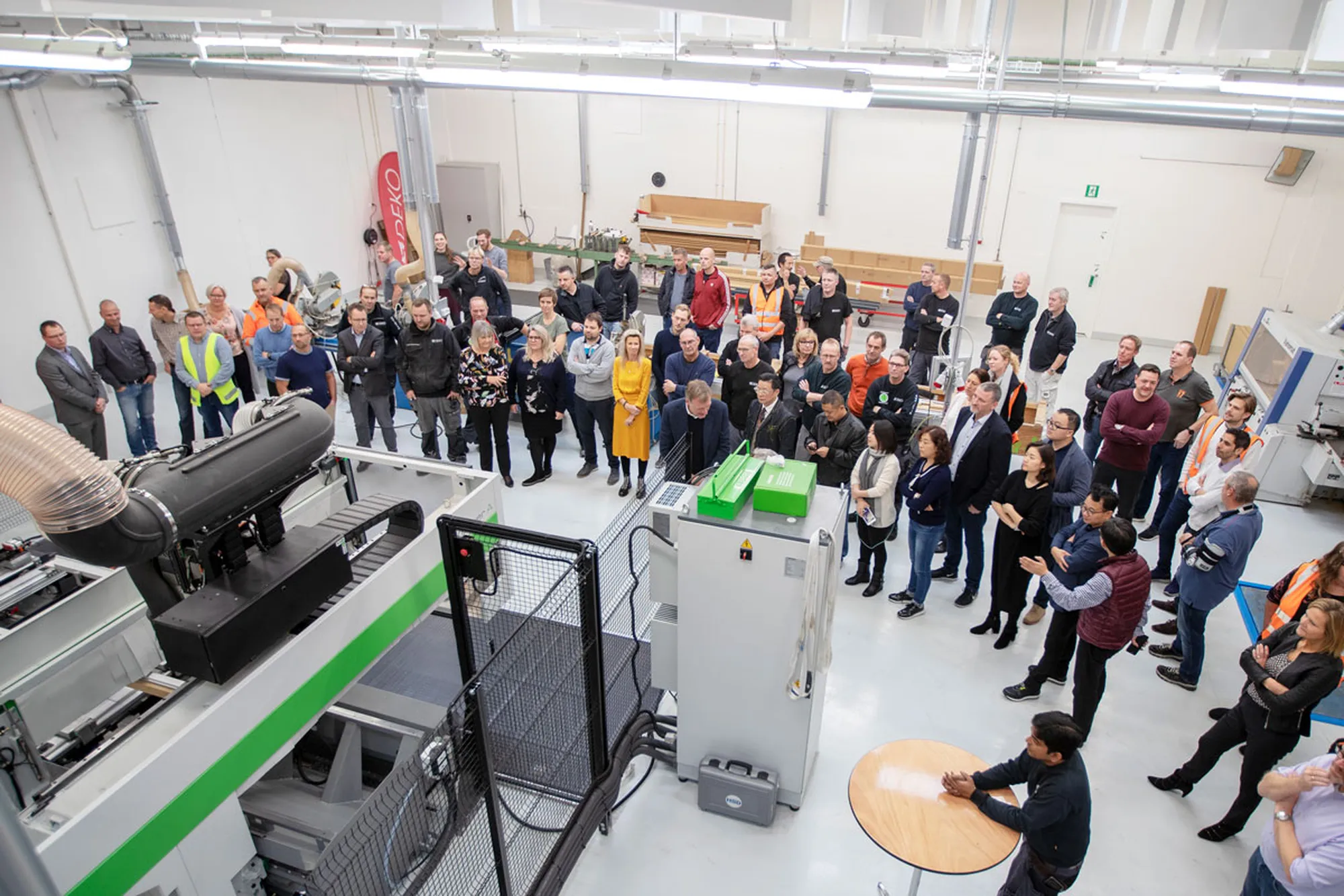 DEKO fejrer karmproduktionens 25 års jubilæum og investerer i fremtidens produktionsanlæg