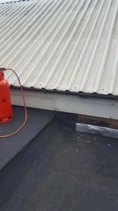 our roofs are always laid with seperate skirtings and aprons