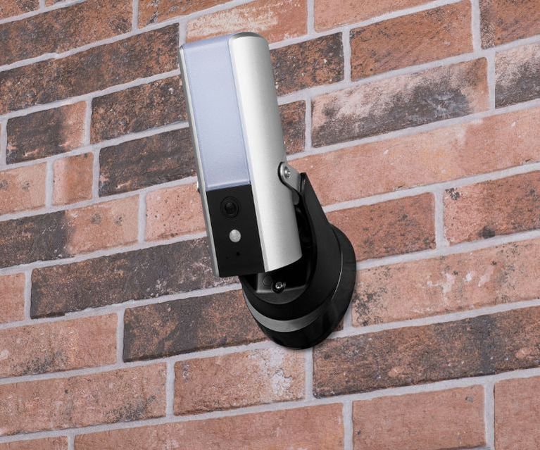 Eclairage extérieur avec caméra contrôlable par app | Luminaire.fr