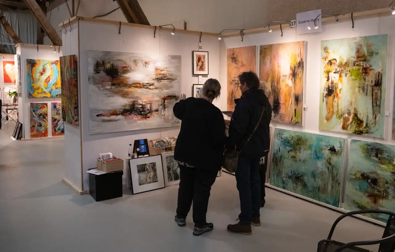 Billede fra eventyrlig kunst 2023 - kunstmesse på Nordfyn i Danmark