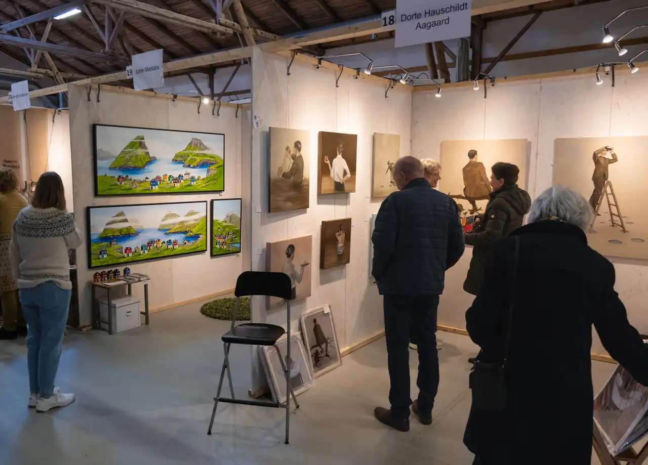 Billede fra eventyrlig kunst 2023 - kunstmesse på Nordfyn i Danmark