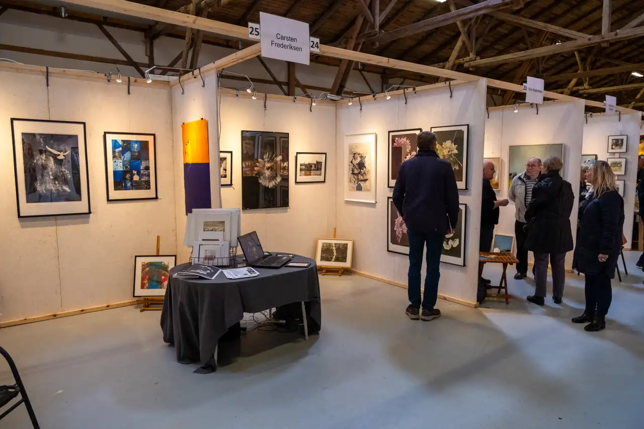Billede fra eventyrlig kunst 2023 - kunstmesse på Nordfyn i Danmark
