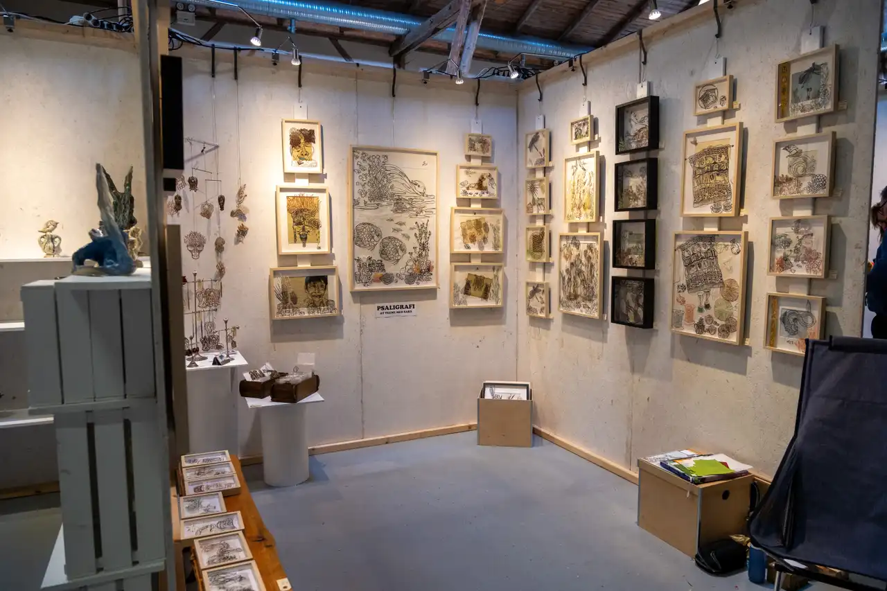 Billede fra eventyrlig kunst 2023 - kunstmesse på Nordfyn i Danmark