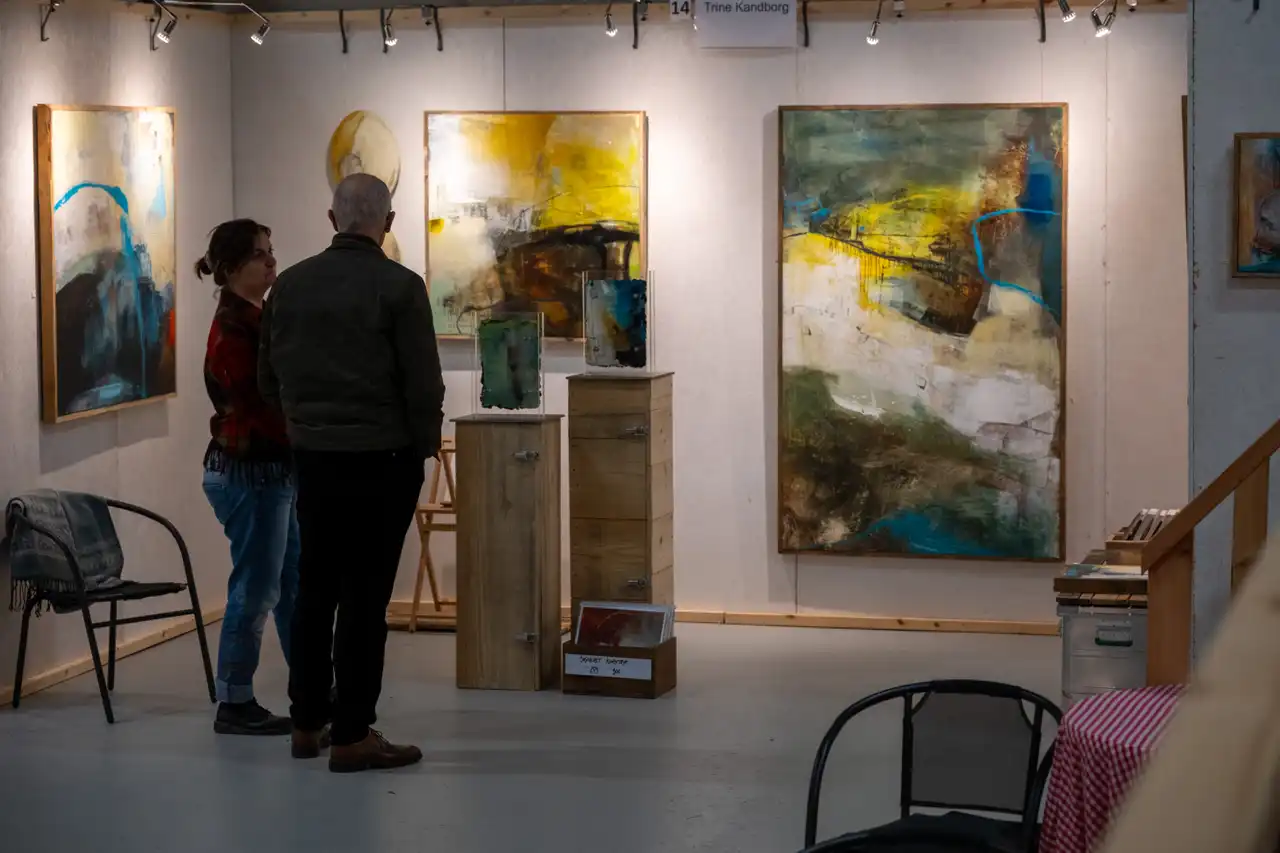 Billede fra eventyrlig kunst 2023 - kunstmesse på Nordfyn i Danmark