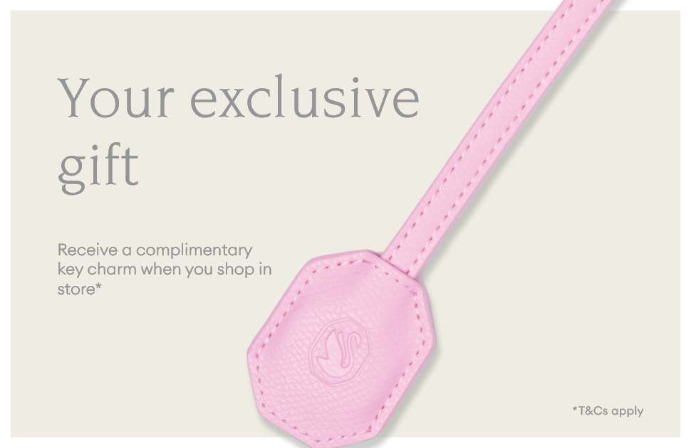 Swarovski : Receive a complimentary key charm when you shop in store*