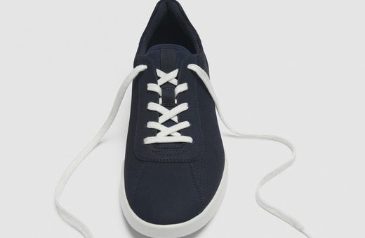 Ecco Shoes: 20% off when you buy any 2 items.