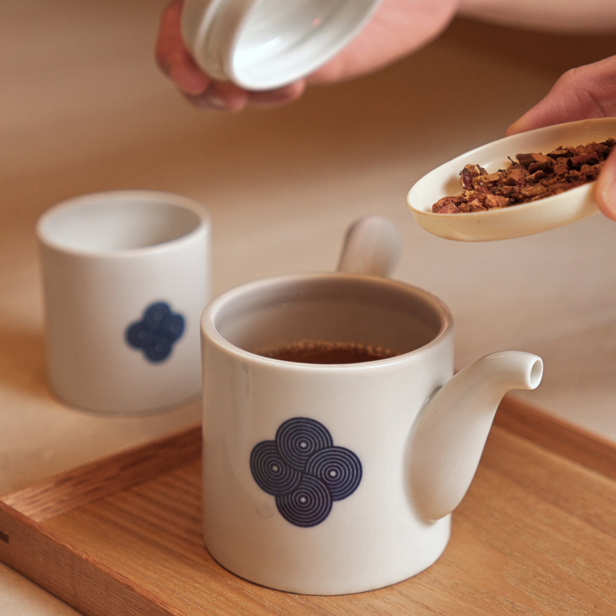 JSY Tea Side Handle Teapot