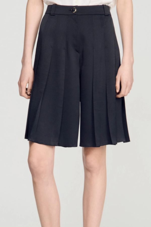 Long high-waisted pleated shorts