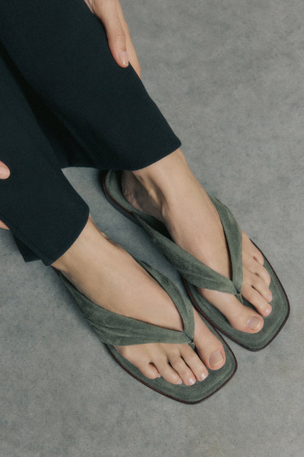 JO MERCER | REGGIE FLAT | $199.95