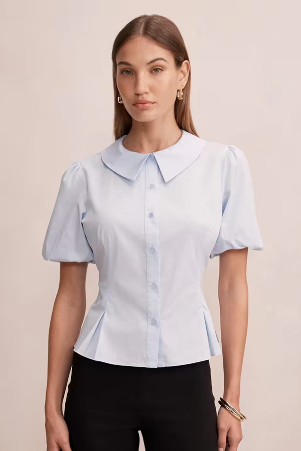 A lovely feminine blouse to pair with denim and sandas for a classy yet relaxed weekend look.