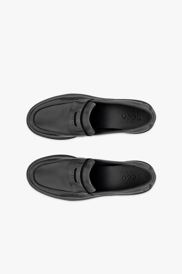 Glide through your day in the ECCO METROPOLE VIENNA loafer. These premium loafers offer a sense of ease that's inspired by the rhythm of city life. Thanks to the design, the fit is perfect while the leather-textile lining mix gives you soft comfort as well as durability. From work to your favorite coffee shop, these stylish loafers are game-changers.