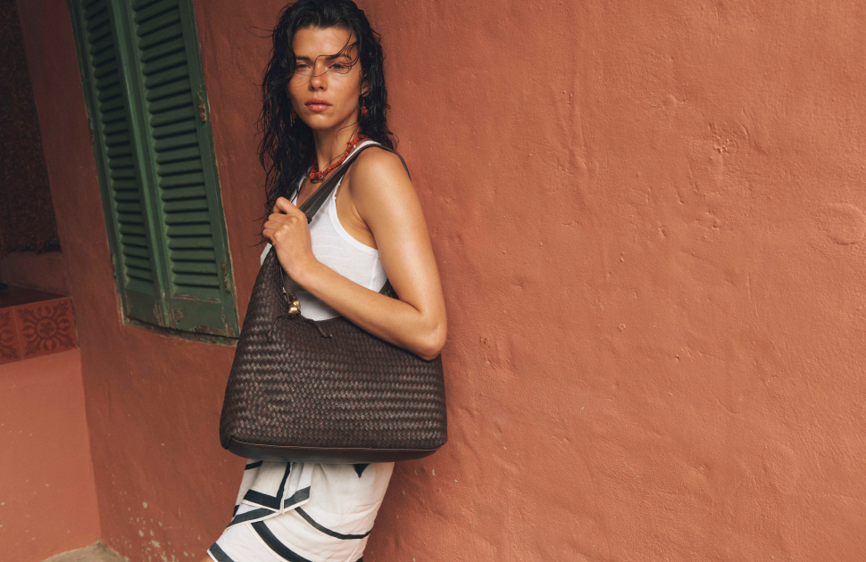 Strand Save 30% on New Season Evity & Guess