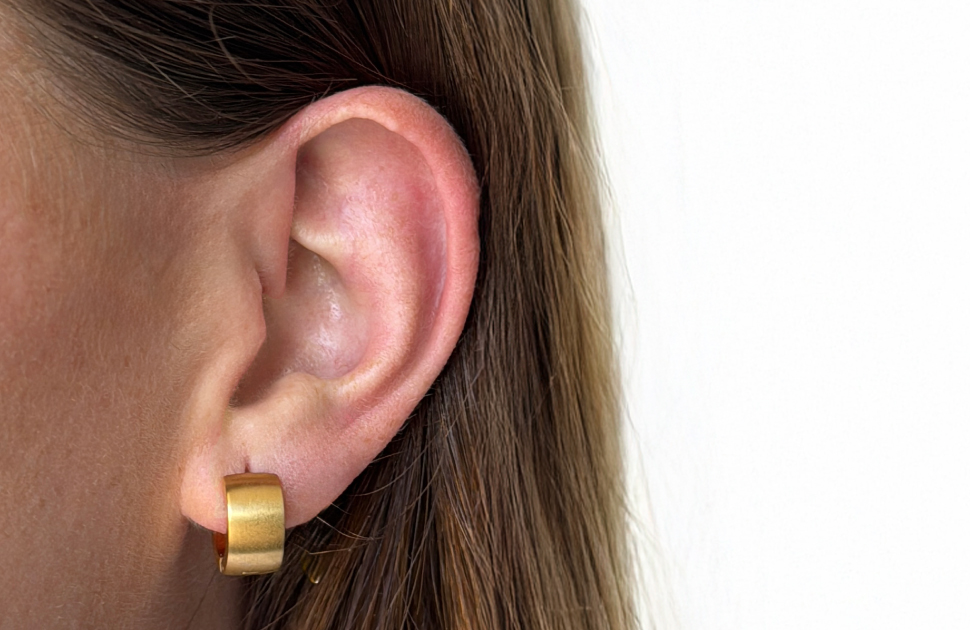 Essential Beauty And Piercing | Free Earrings with Any Piercing