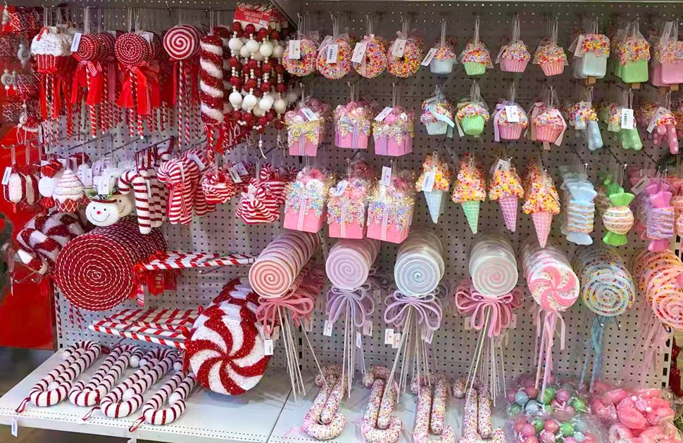 Star Value – Grand Opening: Sweet Treats for $20+ Shoppers!