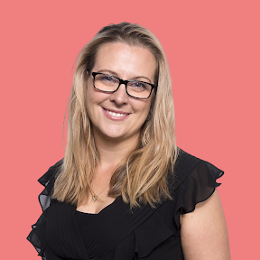 Kelly Gurr Headshot