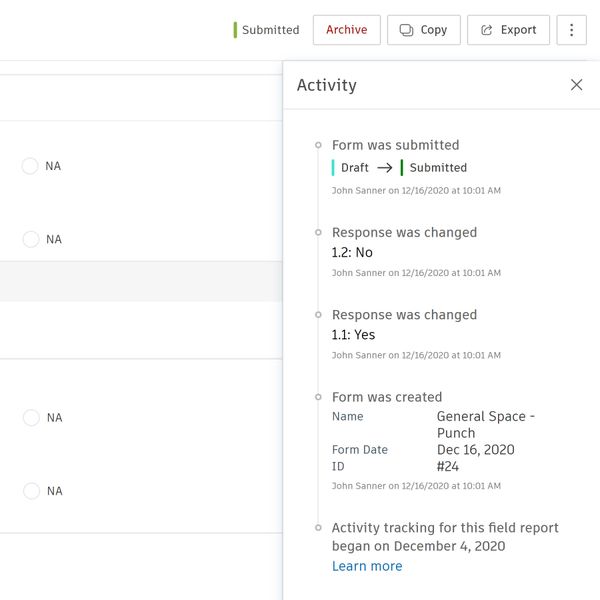 Suivi des modifications apportées à une liste de contrôle dans le logiciel de formulaires et contrats de construction.