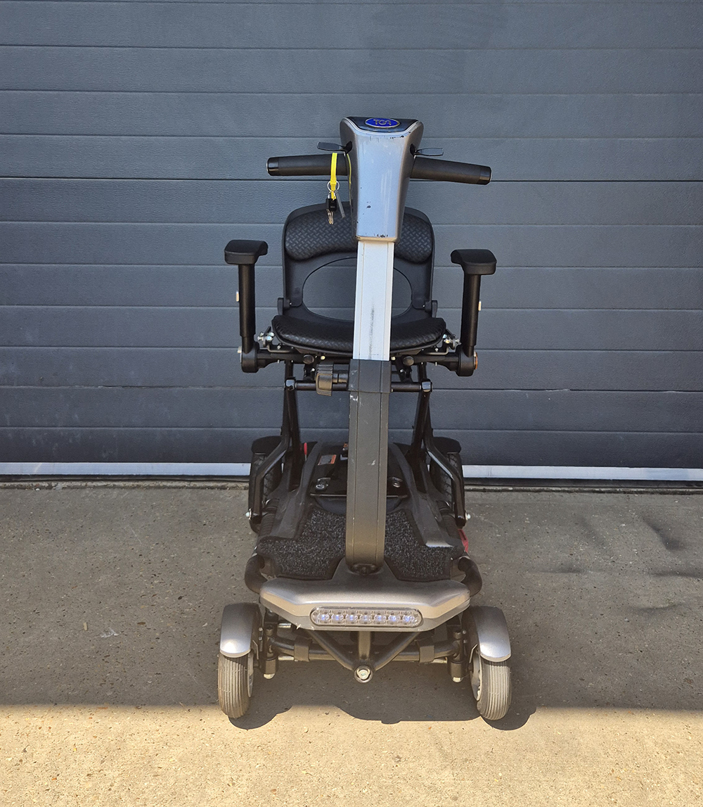 Front view of TGA's Minimo Autofold mobility scooter