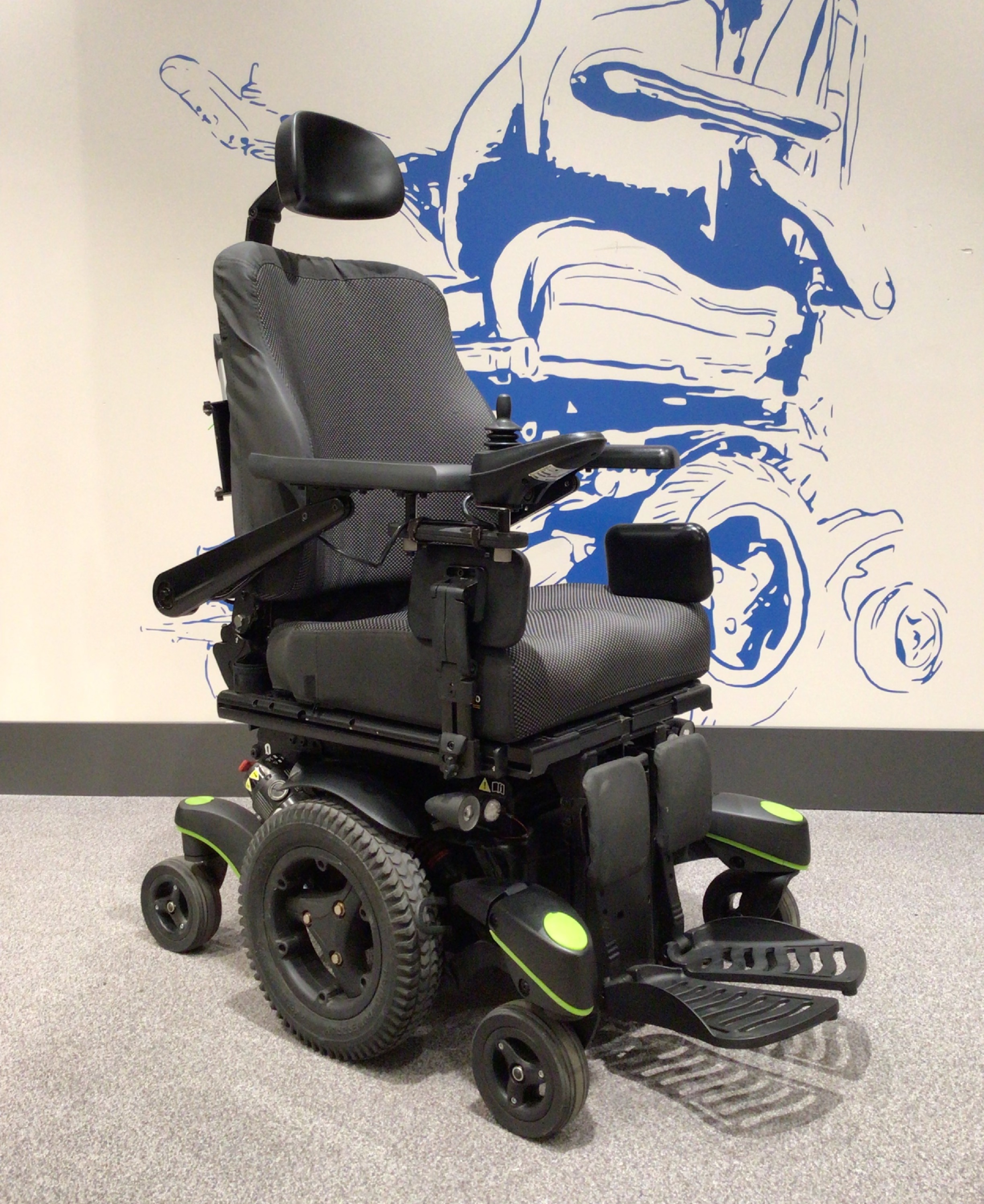 Approved used Quickie Q700 M Sedeo Pro Powerchair :: Wheel Freedom