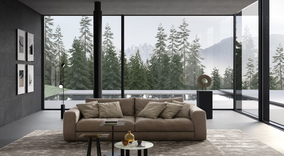 Großzügiges Wohnzimmer mit beigem Sofa, großen Schiebefenstern und Blick auf einen Wald sowie einen Pool im Hintergrund. Eine Skulptur und ein runder Beistelltisch ergänzen die Einrichtung.