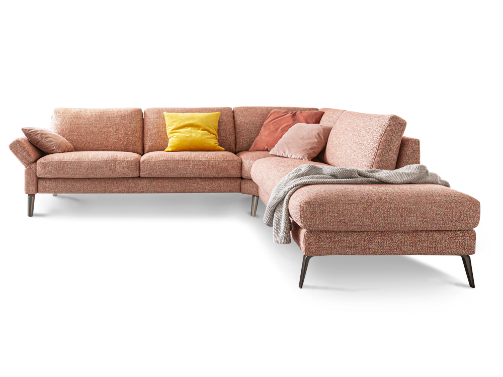 Das Ecksofa Lipari S aus den SEGMÜLLER WERKSTÄTTEN mit einem rosa Stoffbezug