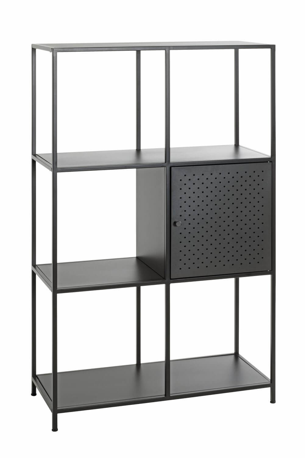 Schwarzes Metallregal mit fünf offenen Regalen und einem geschlossenen Fach mit einer perforierten Tür, im minimalistischen Stil gestaltet.