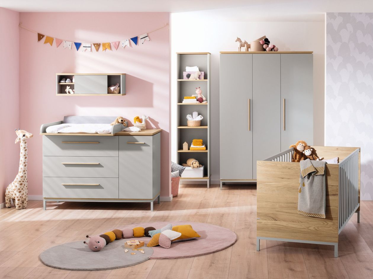 Die Babyzimmerserie Benne von Paidi mit Melaminharzfolie in Kieselgrau und Eiche-Montana-Nachbildung  und Füßen aus pulverbeschichtetem Stahl