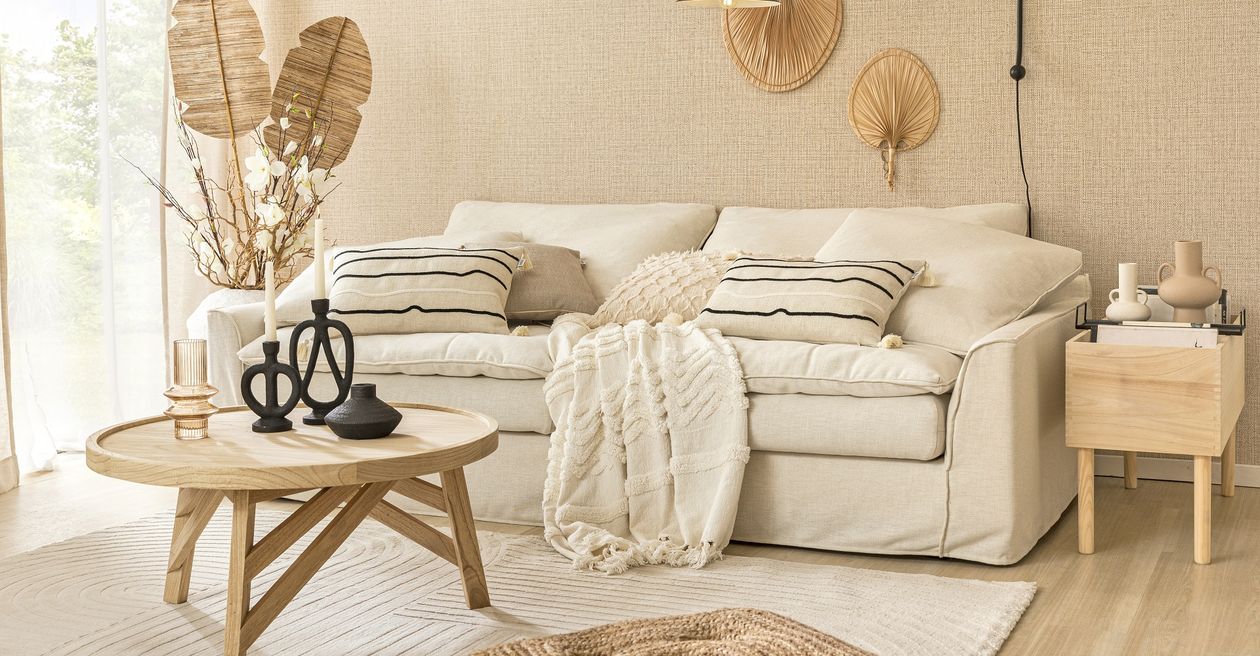 Produktbild: Wohnzimmer mit hellem Sofa im Japandi-Style