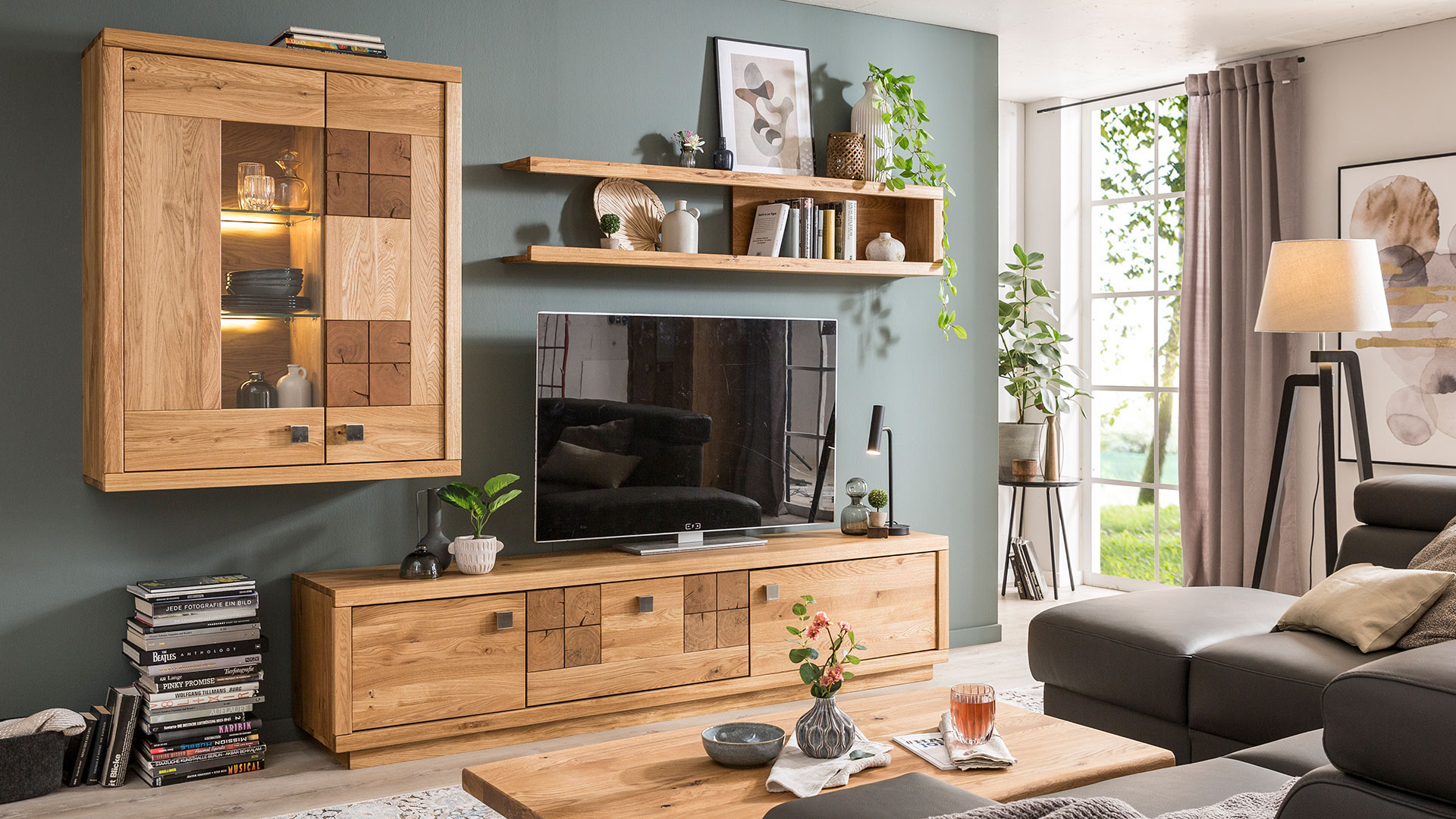 Die Wohnwand Fort Worth von Maison aus nachhaltig produziertem Holz