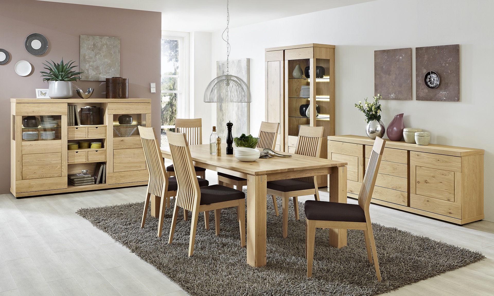 Esstisch ET 578 der Marke Venjakob aus Holz in einem Esszimmer im modernen Landhausstil