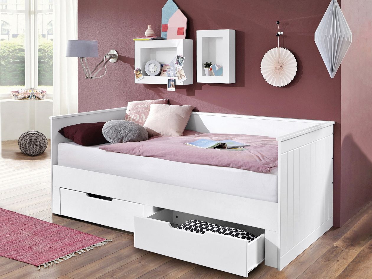 Magazinteaser "Kinderzimmer für Mädchen": weißes Bett in rosa Zimmer